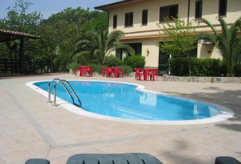 Hotelli Chiar Di Luna