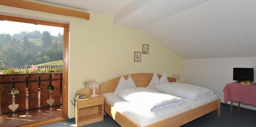 Отель Langeshof