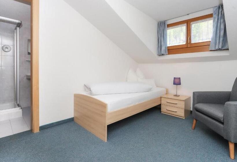 Отель Langeshof