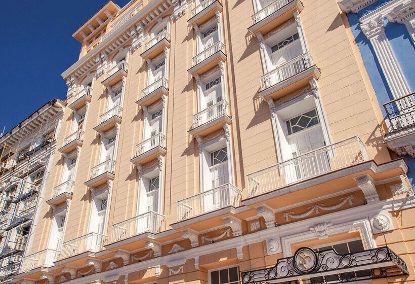 هتل Melia San Carlos