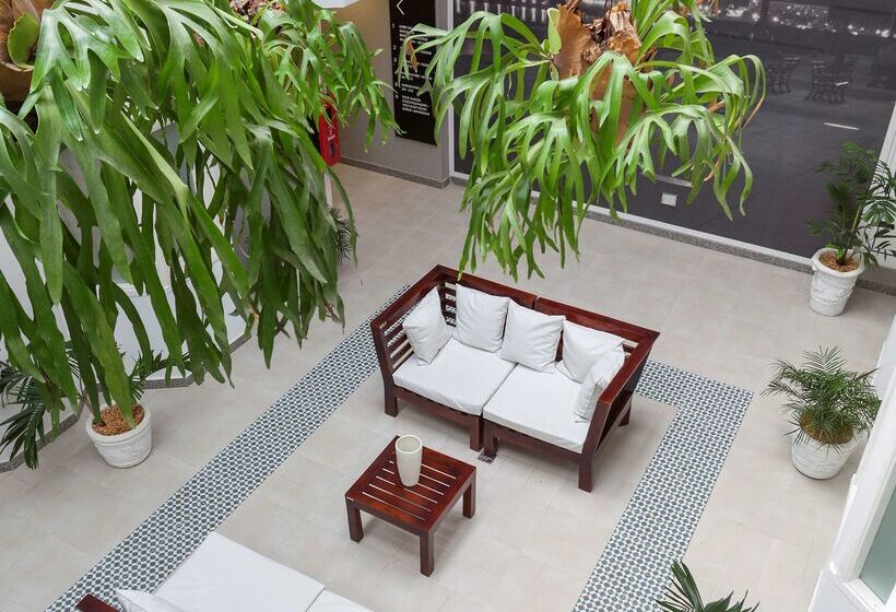 هتل Melia San Carlos