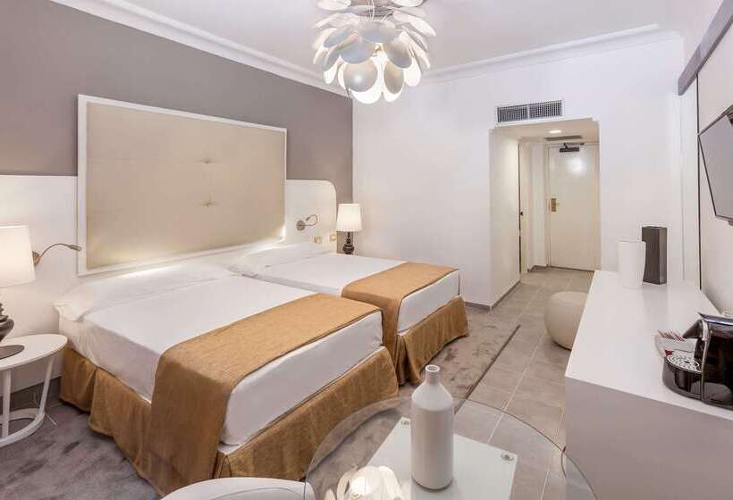 هتل Melia San Carlos