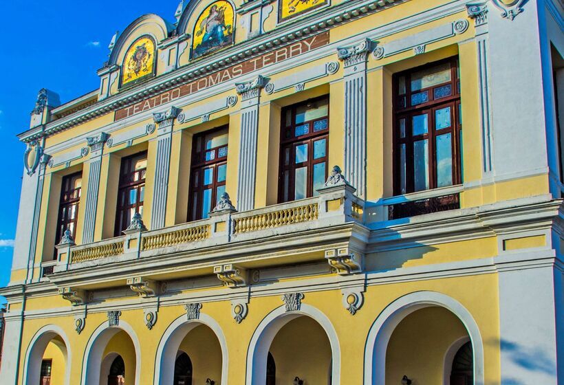 هتل Melia San Carlos