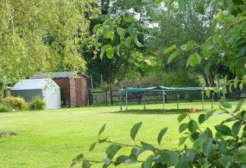 مبيت وإفطار Plantation Lodge