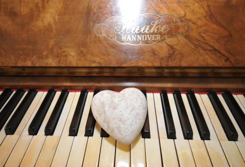 בית מלון כפרי Crystal