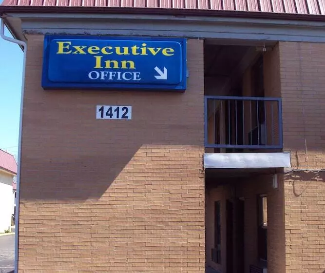 Hotelli Executive Inn