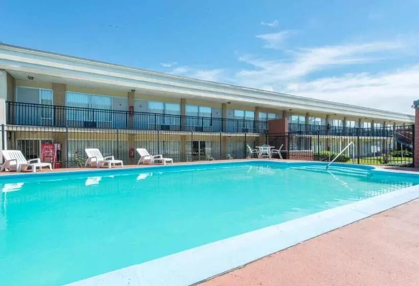 Hotelli Fairbridge Inn Express Frankfort