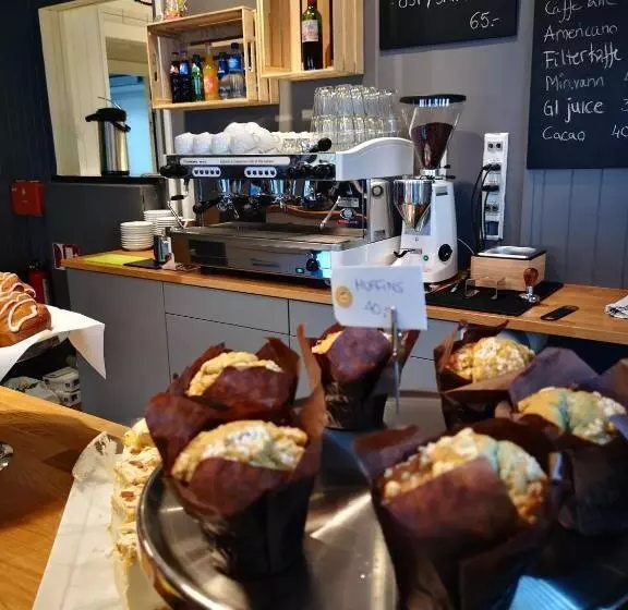 Hotelli Henningsvær Guesthouse