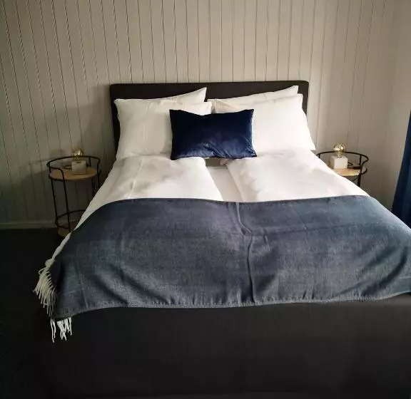 Hotelli Henningsvær Guesthouse