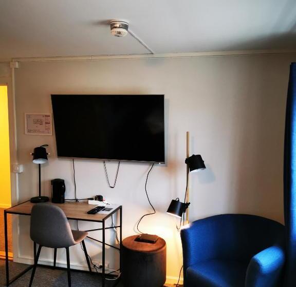 Отель Henningsvær Guesthouse