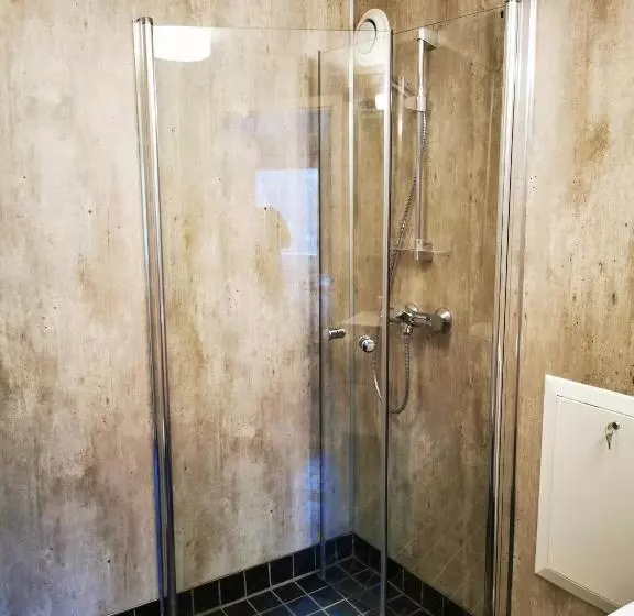 Hotelli Henningsvær Guesthouse