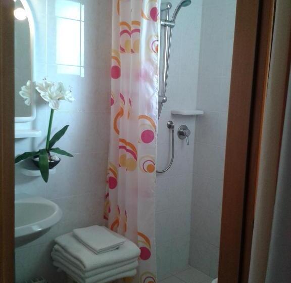 בית מלון כפרי Paron