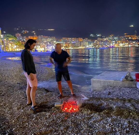 هتل Saranda Backpackers