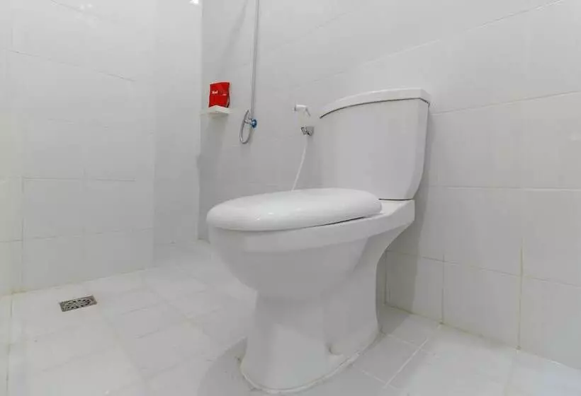 Aamiaismajoitus (B&B) Reddoorz Plus @ Kapuk Business Park