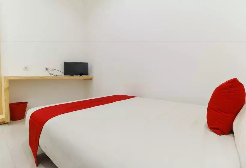 Aamiaismajoitus (B&B) Reddoorz Plus @ Kapuk Business Park