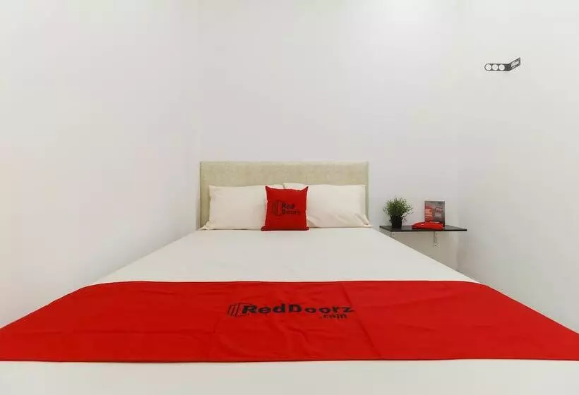 Aamiaismajoitus (B&B) Reddoorz Plus @ Kapuk Business Park