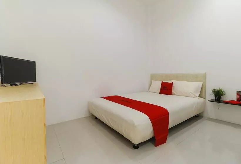 Aamiaismajoitus (B&B) Reddoorz Plus @ Kapuk Business Park