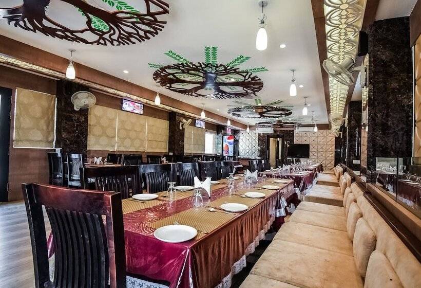 Capital O 41054 Hotel Raj And Restaurant