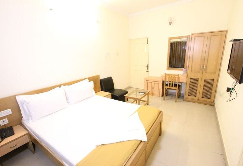 فندق Crescent Inn