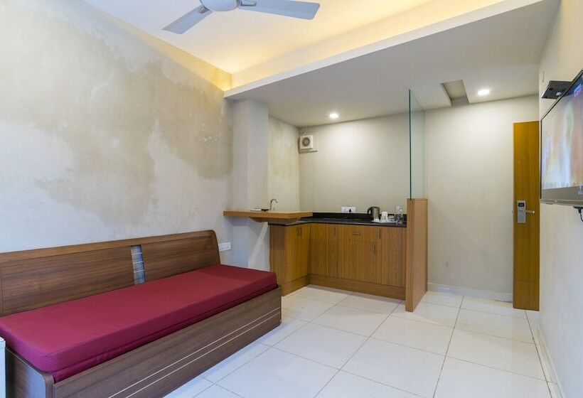 فندق Crescent Inn