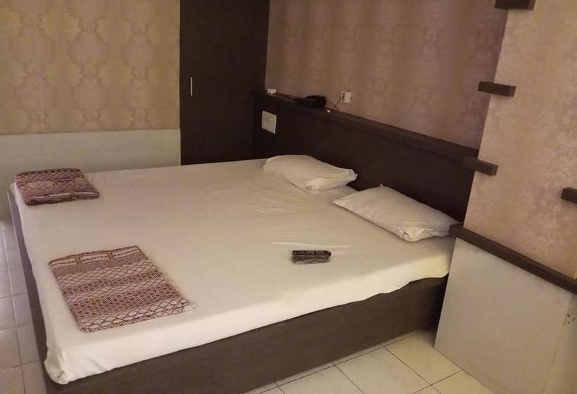 Hotel Spot On 61734  Janki