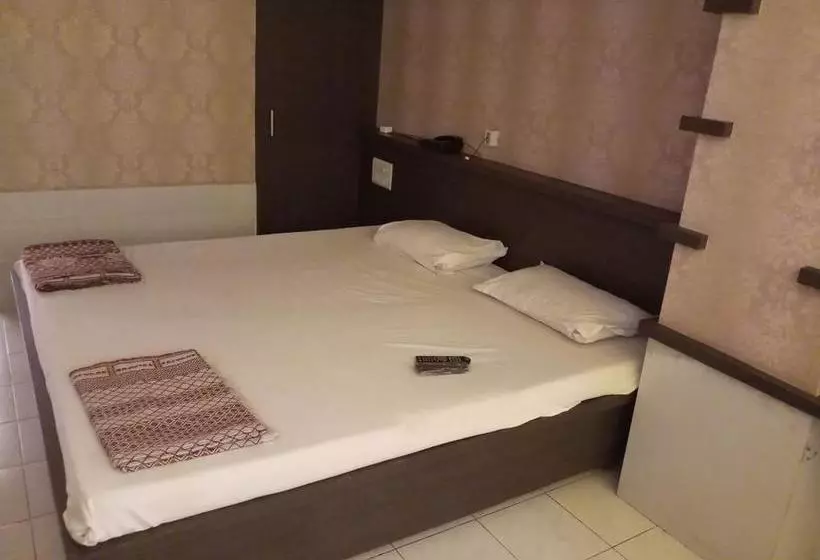 Hotelli Spot On 61734  Janki