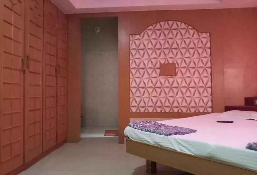 Hotelli Spot On 61734  Janki