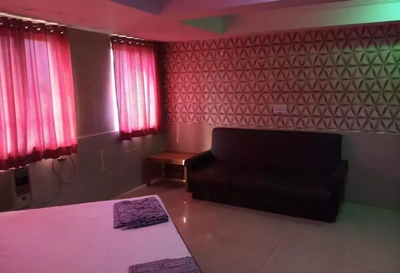 Hotelli Spot On 61734  Janki