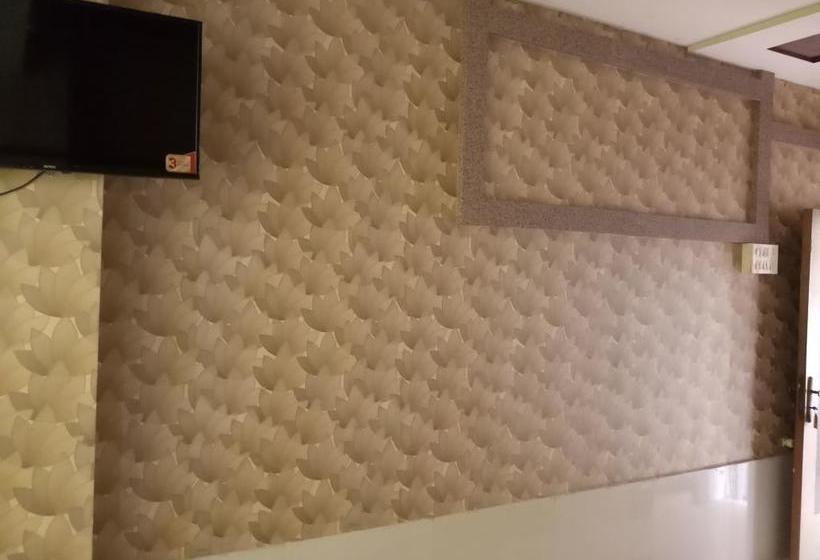 Hotel Spot On 61734  Janki