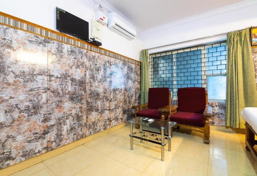 Fotos del hotel Oyo 6889 Elite Deluxe Rooms:  7