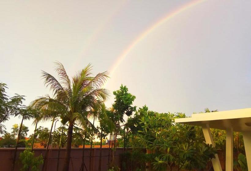 هتل Villa Leakhena