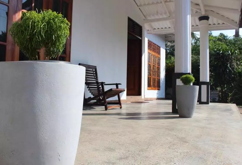 Hotelli Walawa Family Villa