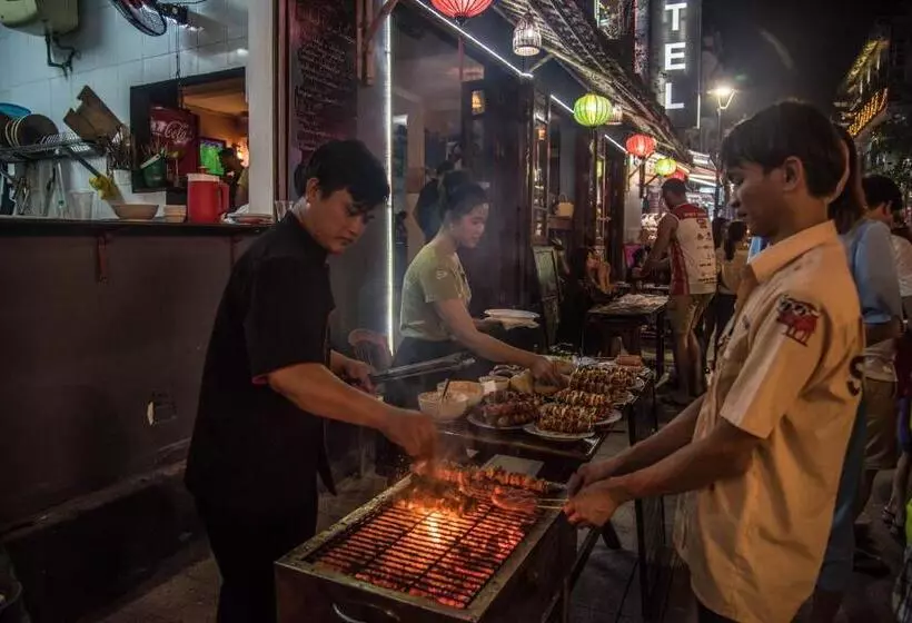 Vietnam Backpacker Hostels   Hue