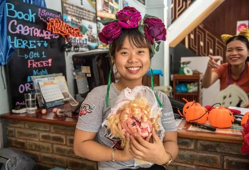 Vietnam Backpacker Hostels   Hue