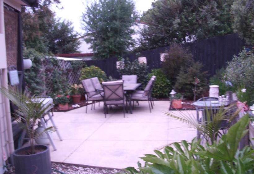 Bed and Breakfast Annie's Bnb At 7c