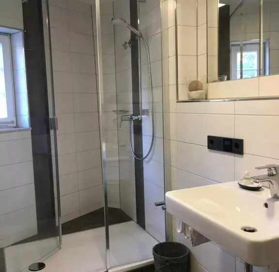 ベッドアンドブレックファースト Gastehaus Zur Sonne