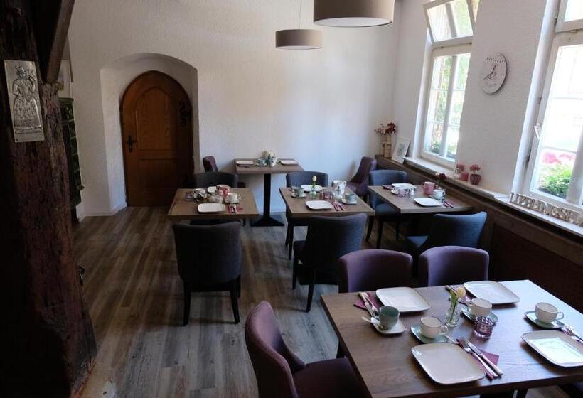 住宿加早餐  Gastehaus Zur Sonne