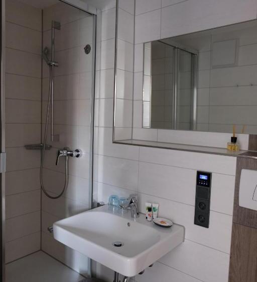 住宿加早餐  Gastehaus Zur Sonne