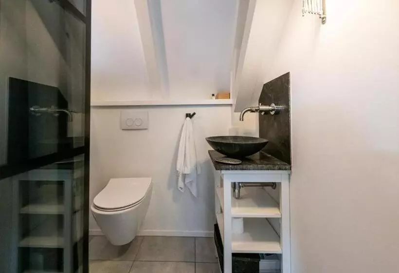 ベッドアンドブレックファースト Two Bedroom Apartment In A Beautiful Canalhouse In City Centre