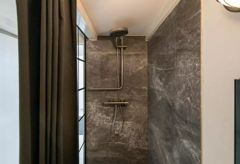 ベッドアンドブレックファースト Two Bedroom Apartment In A Beautiful Canalhouse In City Centre