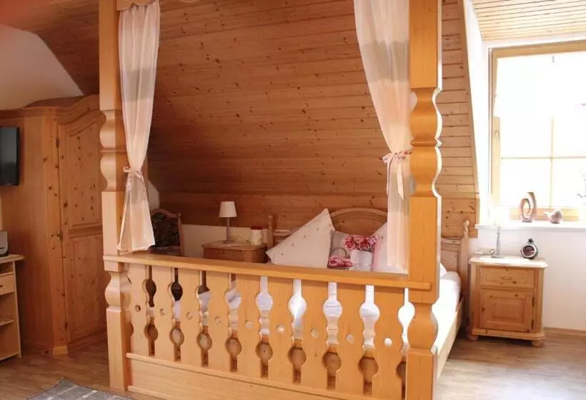 Hotelli Gästehaus Sporrer