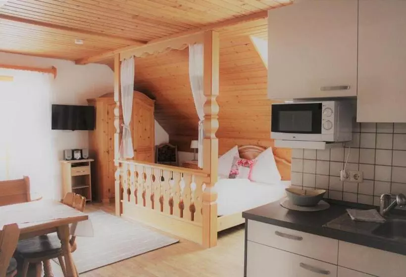 Hotelli Gästehaus Sporrer