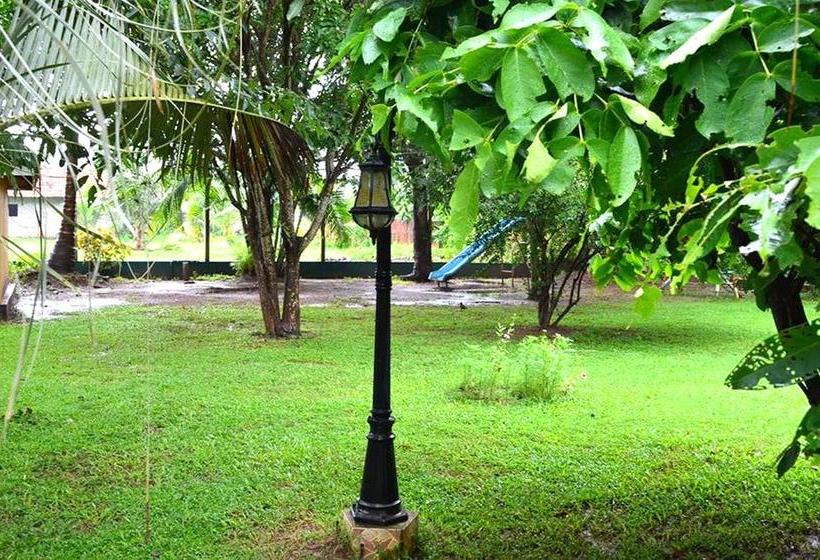 Hotelli Mahaoya Green Resort