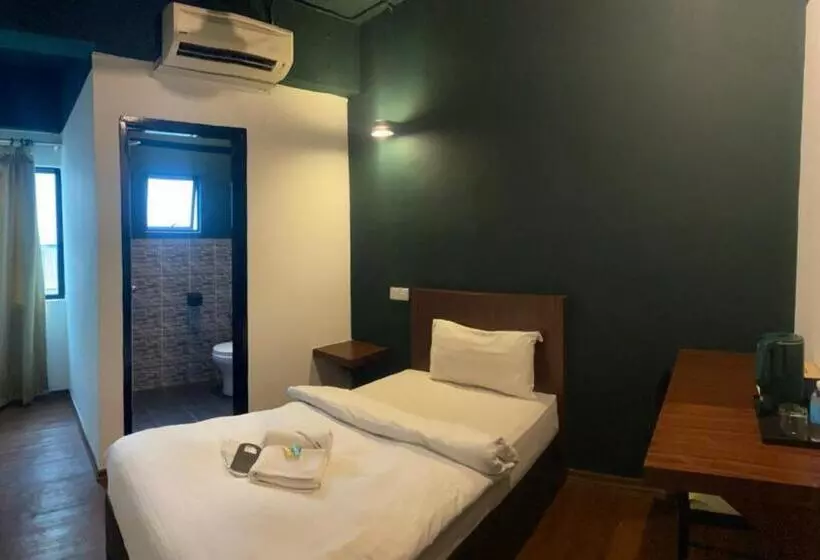 ホテル Room V At Kluang Parade