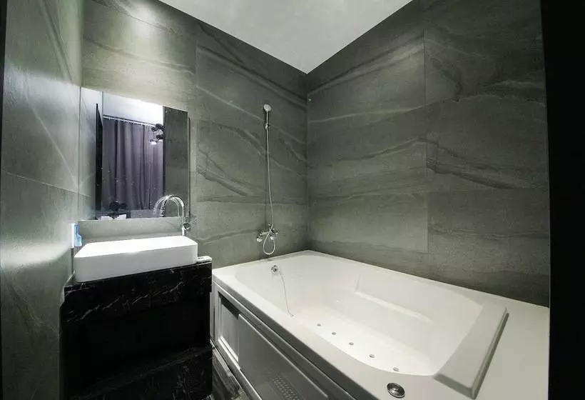 モーテル Yaja Wirye