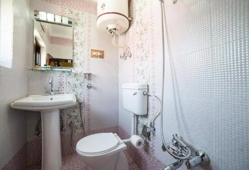 Oyo 5395 Maple Inn Resort