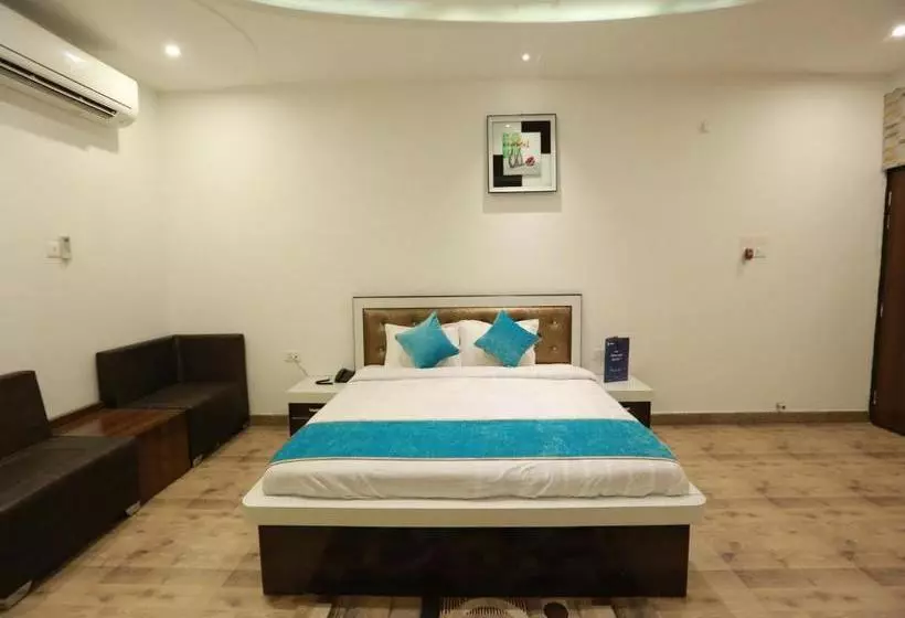 Oyo 8837 Hotel Surya Galaxy