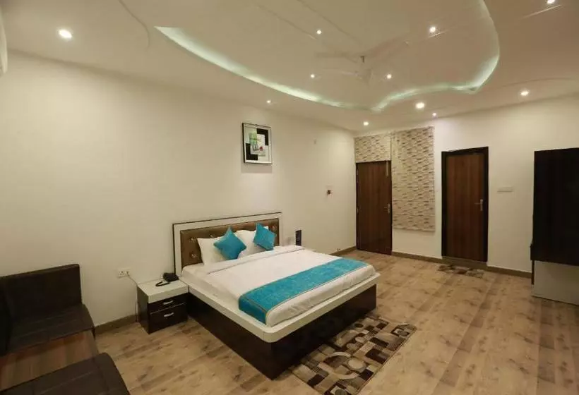Oyo 8837 Hotel Surya Galaxy