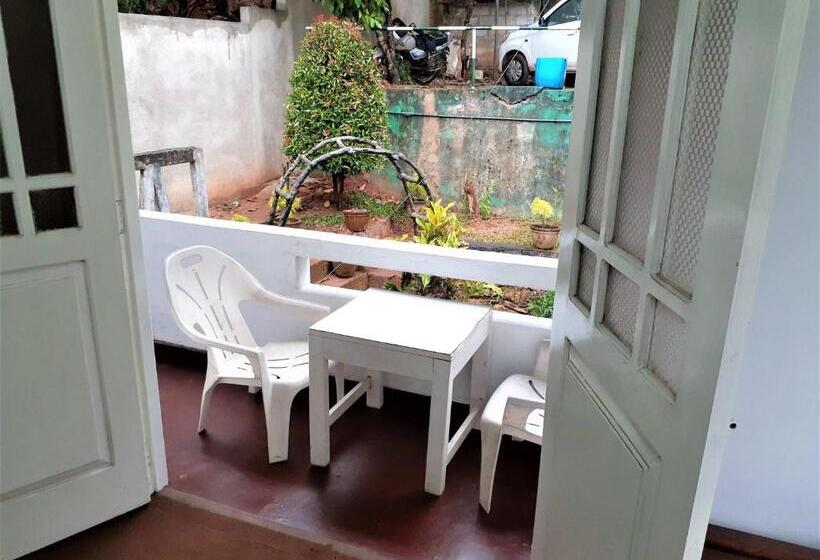 אתר נופש Kandy Mountain Cottage