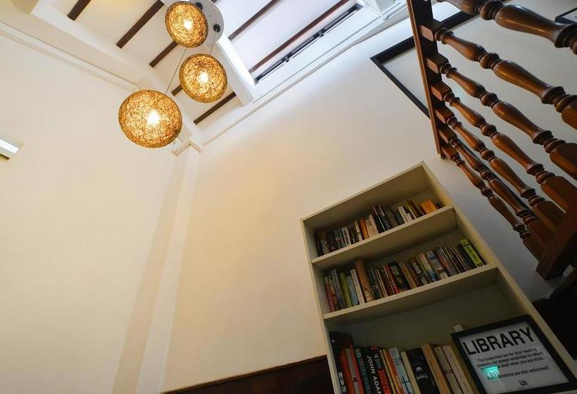 Zen Hostel Mosque Street